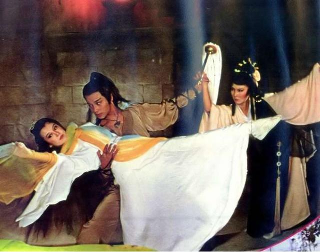 她演小龙女比任何版本还美,张国荣是杨过 现今是北京法学博士
