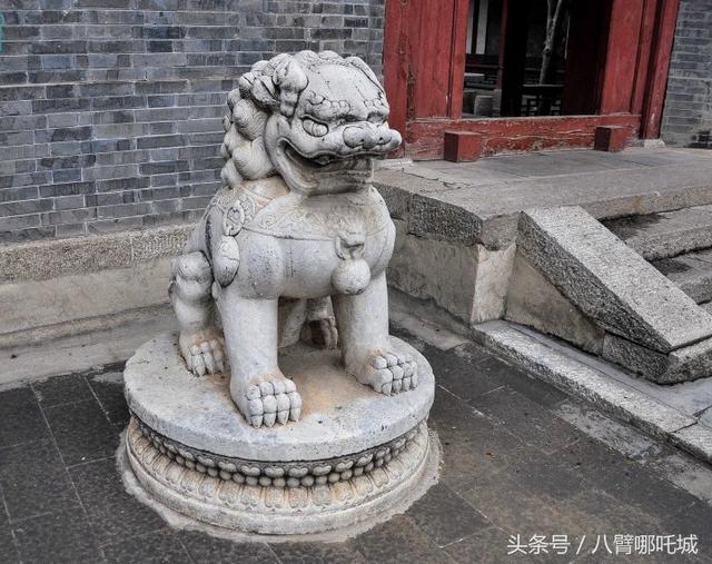 真实的和珅墓老照片围墙和地宫清晰可见现在已经被淹没