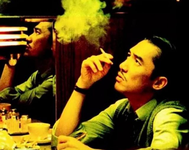 娱乐圈六位男明星在电影中吸烟最帅的镜头,梁朝伟的动作最有味道