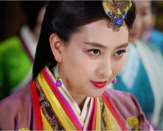 娱乐圈洁癖最严重的4位明星,一天刷7次牙,不换