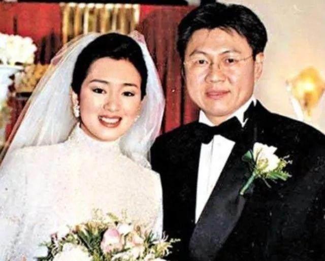 52岁巩俐为70岁男友怀孕？其实她只是遇到了我们都会遇到的问题！