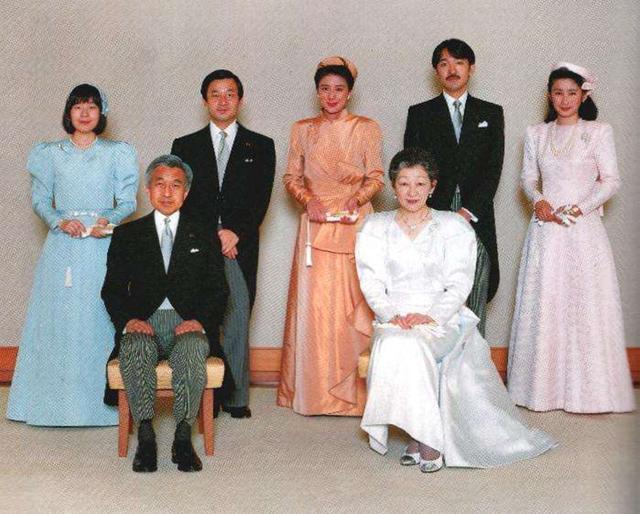日本唯一一个没有姓氏的家族,其实姓一个中国