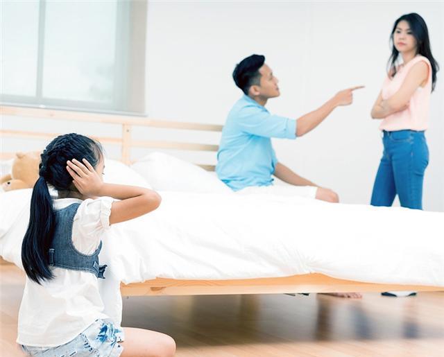 夫妻在这3种场合吵架,久吵必散;其它地方随便