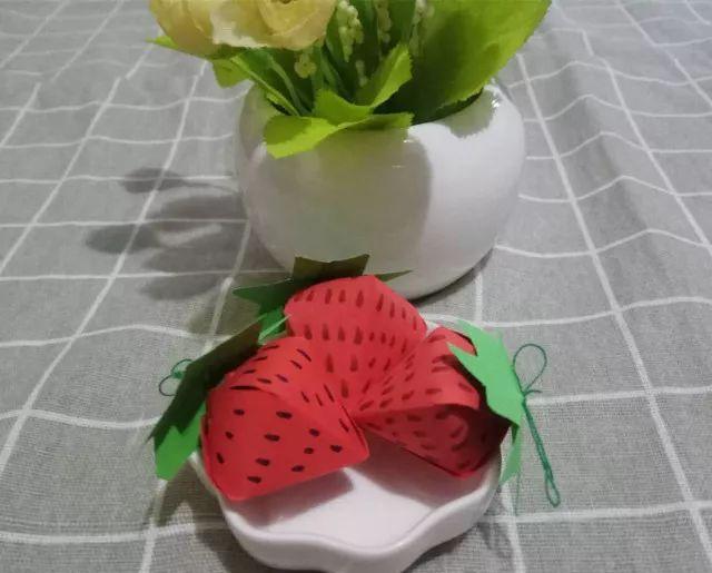 「手工」造型可爱,制作简单的纸做草莓