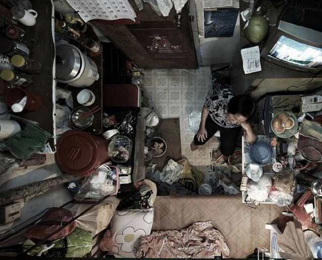 拥挤的房间图片