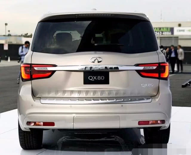 路虎揽胜奥迪q7都要霸气的suv,5.6l大v8发动机,车标却像奇瑞