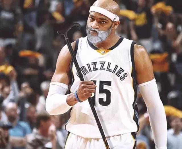 文斯.卡特目前现役年龄最大的球员,能进名人堂