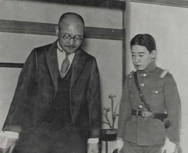 正文   川岛芳子的丈夫名叫川岛隆良,不到三年的时间,夫妻生活就过不