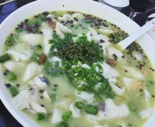 重庆这8家撩人的酸菜鱼，好吃得连汤都喝光了！