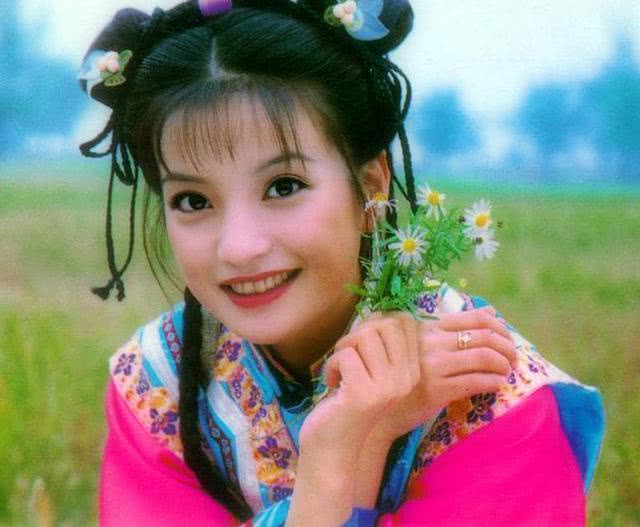 赵薇罕见的青春期靓丽旧照,网友:小燕子最经典