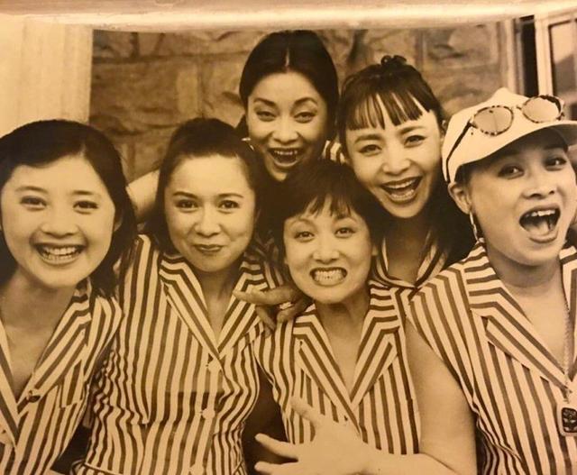 那英宋丹丹20年旧照算什么,刘德华30年前的合影,王菲还是小姑娘