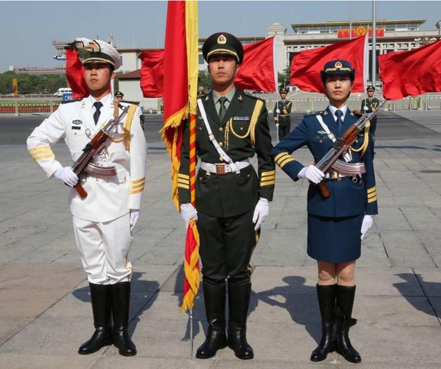 为什么解放军女子仪仗队的身高不得低于178cm呢?