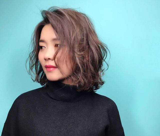 女生剪短发不烫一烫,剪短还有什么意义?