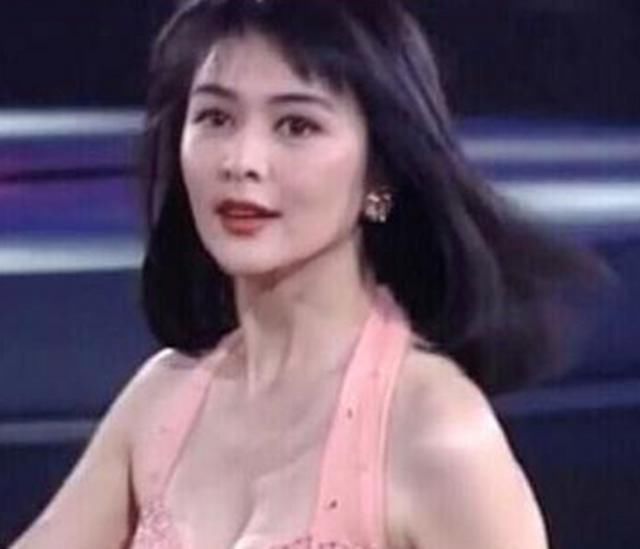 关之琳首谈塞高尔夫事件,欲为自己开脱,结果网友不买