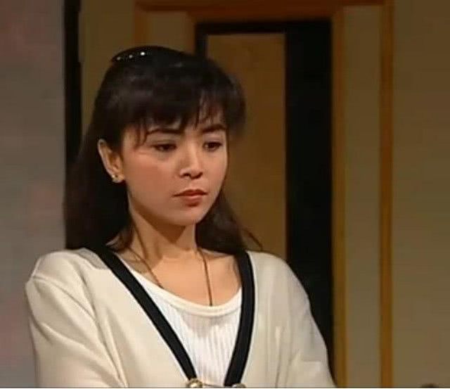 怀旧经典港剧巨人万梓良兄弟情陈玉莲古典美陈法蓉清新