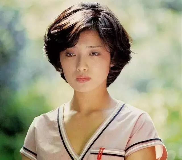 山口百惠，这个自称是杨贵妃后人的日本女星，如今胖成这样？！