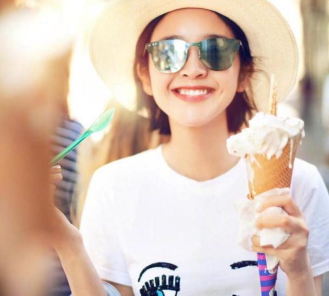 唐艺昕发了一条微博,全是张若昀啊!网友:这份狗