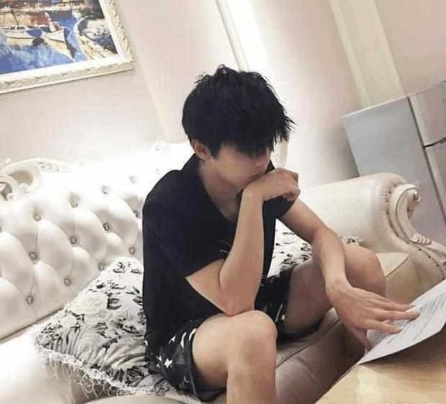 鹿晗在北京的豪宅曝光,这座复式豪宅,真的是豪