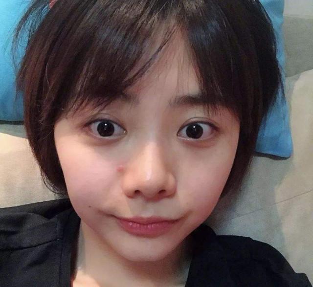 谭松韵卸妆后看上去只有17岁, 尤其最后一张,