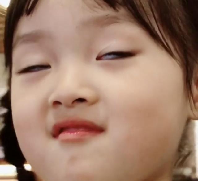 这才叫大头照 在自黑道路上越走越远的权律二