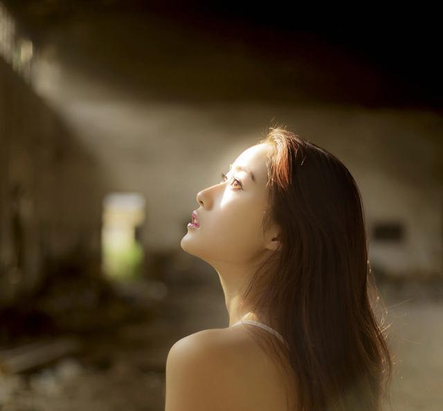 论男人出轨的概率,是否和男人的素质涵养以及