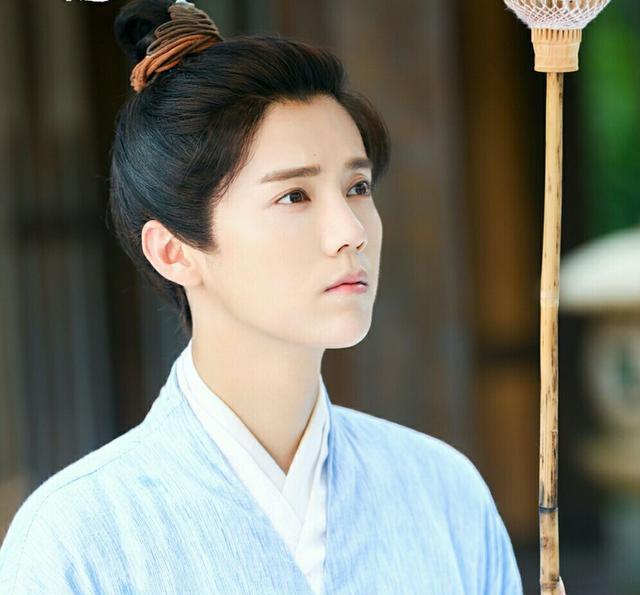 古装片《择天记》中鹿晗与圣女古丽扎娜的恋爱