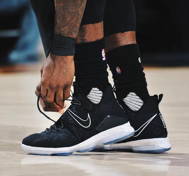 NIKE LEBRON 詹姆斯14 LBJ14黑白真假鉴定