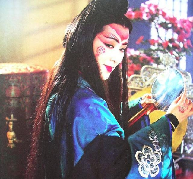 《笑傲》12个版本“东方不败”陈乔恩艳惊四座乾德门最符合原著
