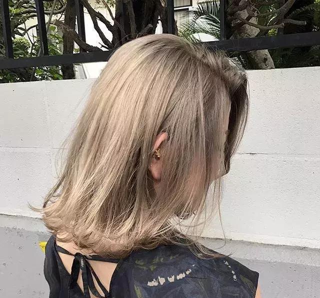 今冬最火长度“锁骨发外翻”烫发,美翻了!你要不要试试?