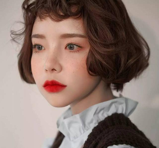 00后看过来 二次元刘海短发造型,让你美丽又有气质!