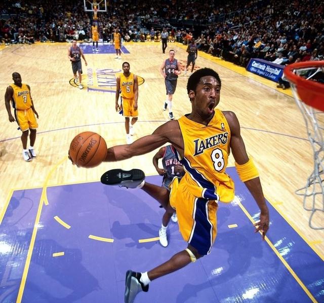 乔丹亲口说科比的历史地位排名,你觉着呢