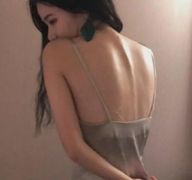 女生喜欢上你的几个表现,遇到这样的就娶了吧!