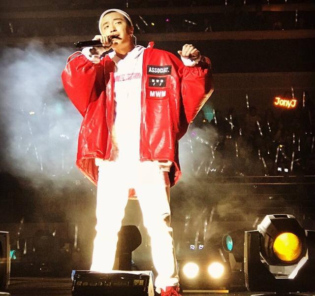 胡彦斌助阵jonyj双11演唱会,满舒克为他站台