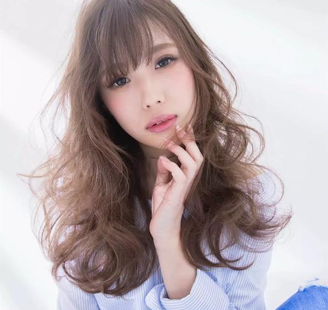 成都锦风美容美发培训学校2017分享女士长发卷发发型