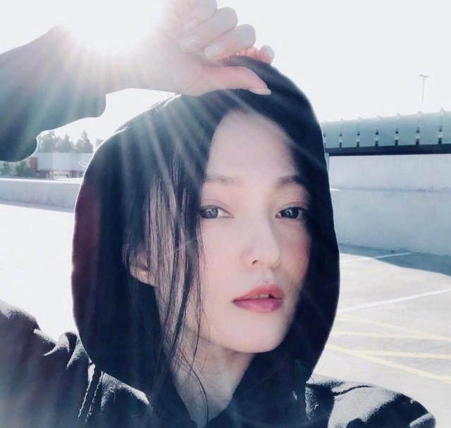 张韶涵2018《歌手》跨界主持并惊艳开唱,颜值