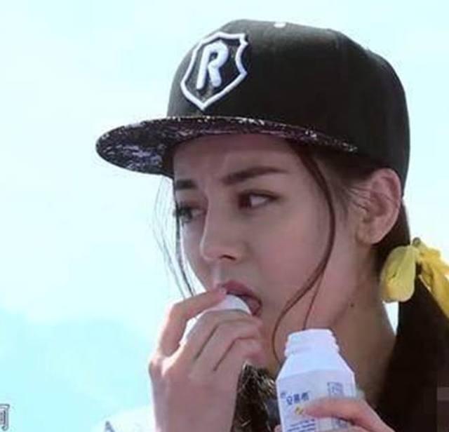 为什么跑男中热巴鹿晗都喝了安慕希酸奶,只有