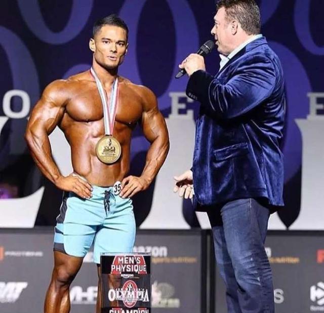 奥赛健体冠军杰瑞米教你训练手臂肌肉，肱三头肌高效训练计划