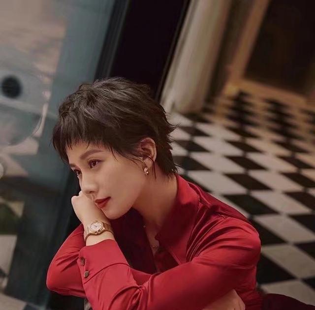 女明星短发大pk:唐嫣超级好看,李宇春依旧那么帅气