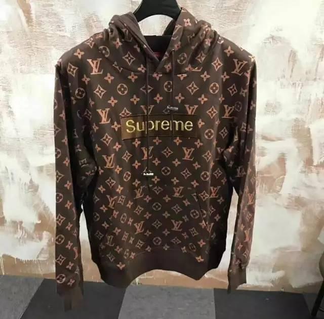 lvsupreme联名外套,supreme联名lv外套 一件帽衫炒到17万, supreme x lv这波联名值得买吗?