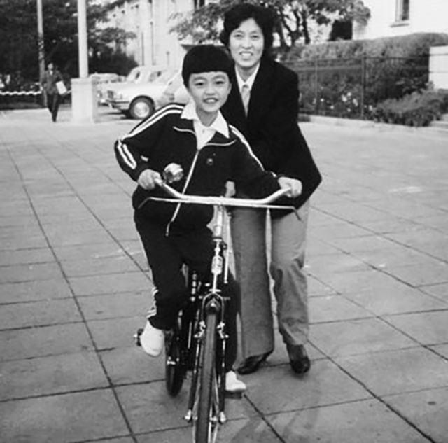 80年代老照片: 图3你一定做过,图4让人难忘,图7女孩出尘脱俗