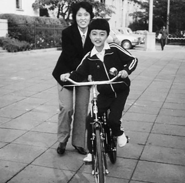 80年代中国老照片:第一张90后不认识,最后一张80后的