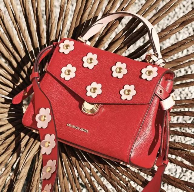 这些经典洋气的轻奢包包,就算吃土也要入手!