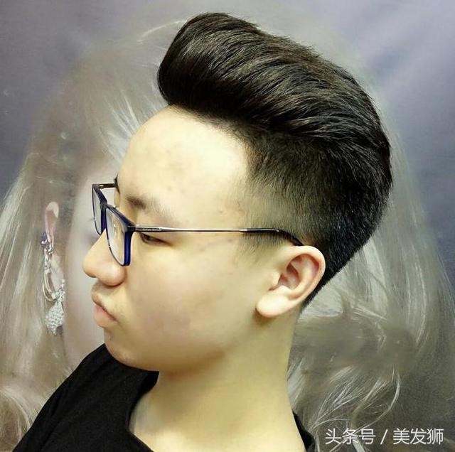 2018年元旦流行飞机头男发