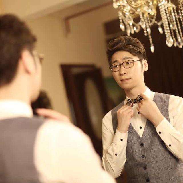 LPL解说王多多斗鱼首秀被骂SB,满屏都是姥爷