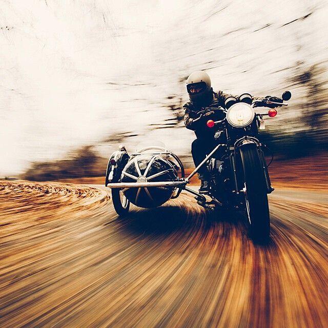 邻居买了一辆摩托车,竟说比我的丰田还贵20万