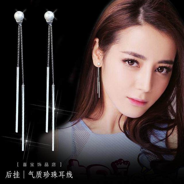 迪丽热巴不仅人长的漂亮，戴的耳环也有品位!觉得比杨幂还好看!