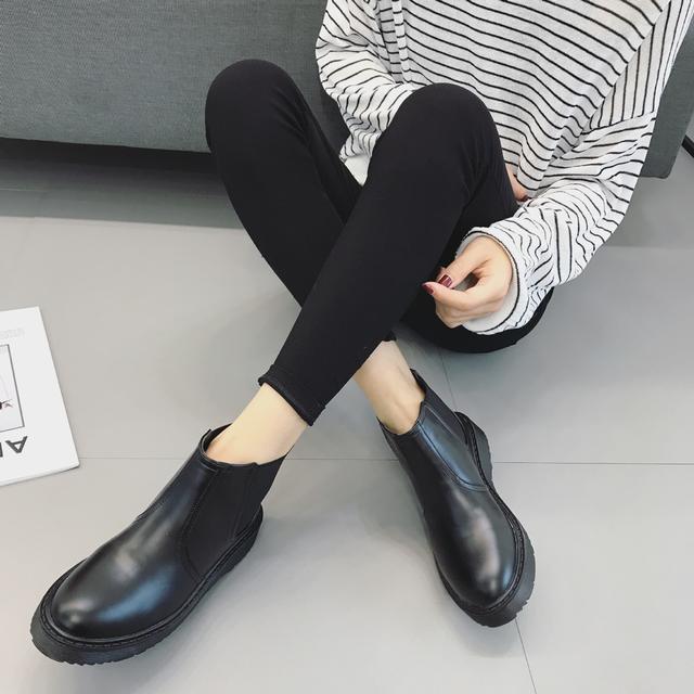 孙俪夫妇现身巴黎街头, 脚上的鞋子真好看, 又成