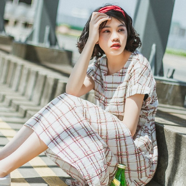 微胖的姑娘才好看,小宽松的连衣裙穿出小清新