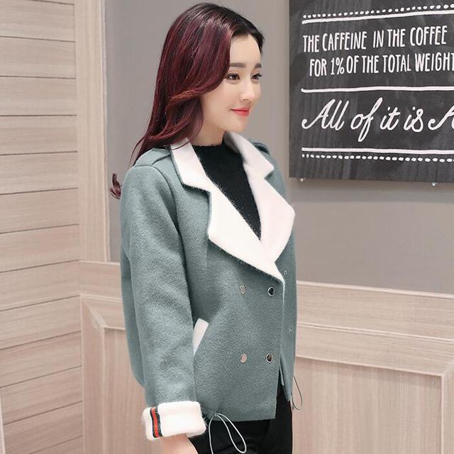 范冰冰出席活动,裙子太短遮不住,网友的注意力