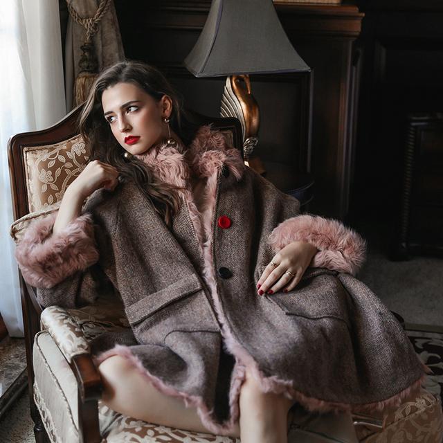 oversize斗篷款粗花呢皮毛一体大衣搭配